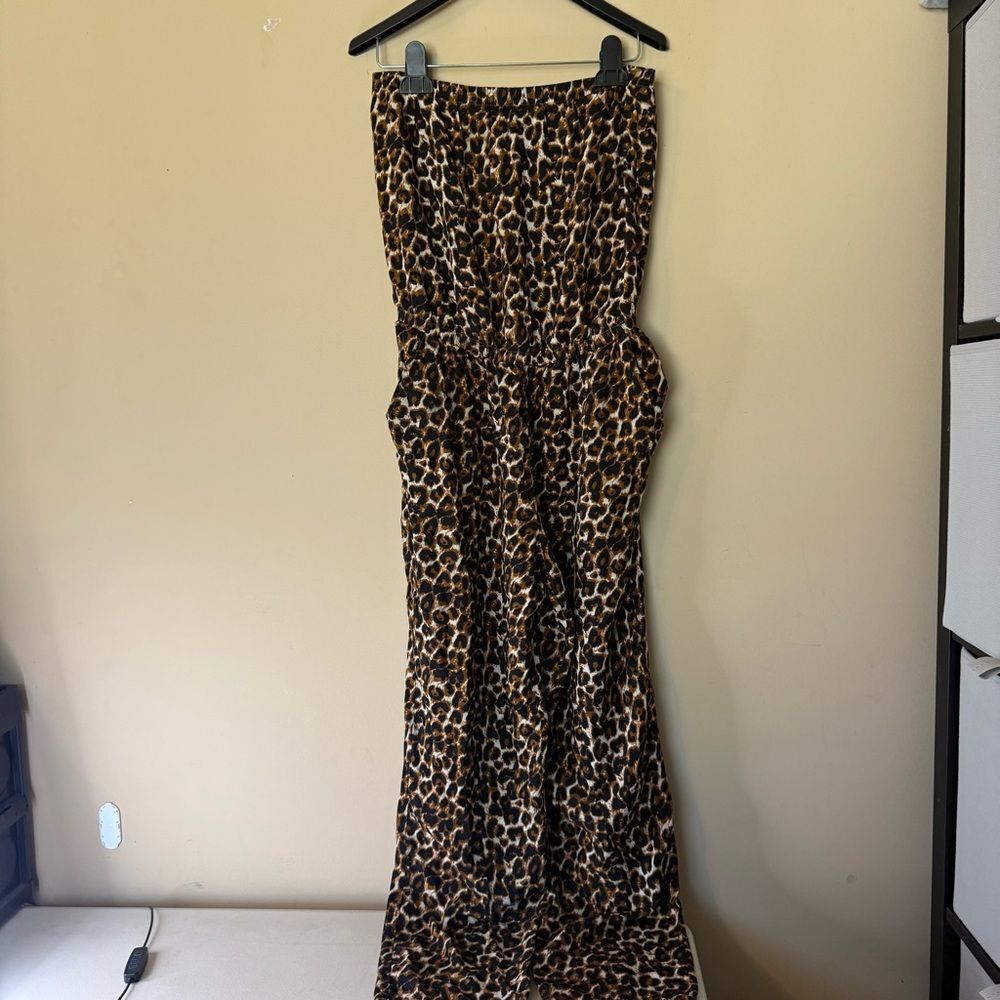 Small Mid Strapless Jumpsuit Leopard Print Pockets 27 inseam Boutique toska